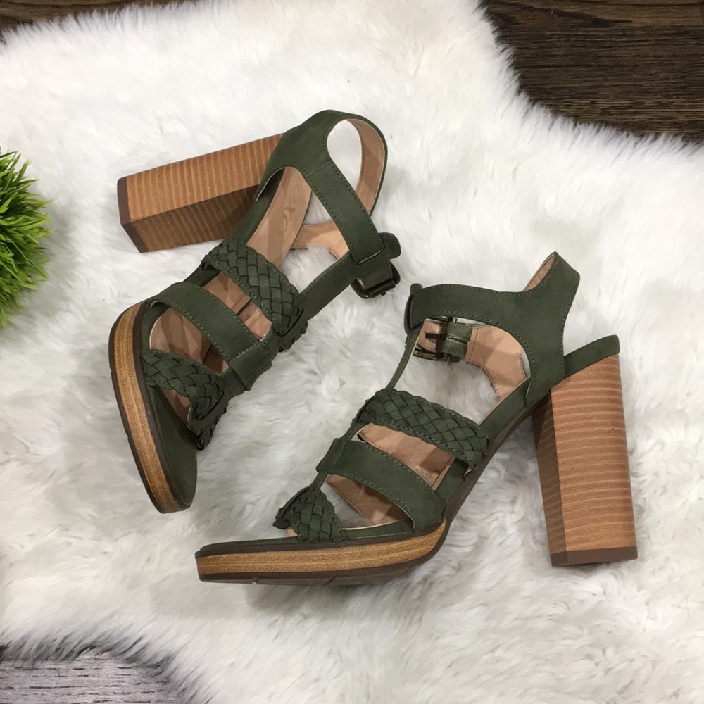 Heels - Picture 11 of 13